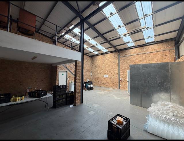 155M² WAREHOUSE TO LET IN CHLOORKOP